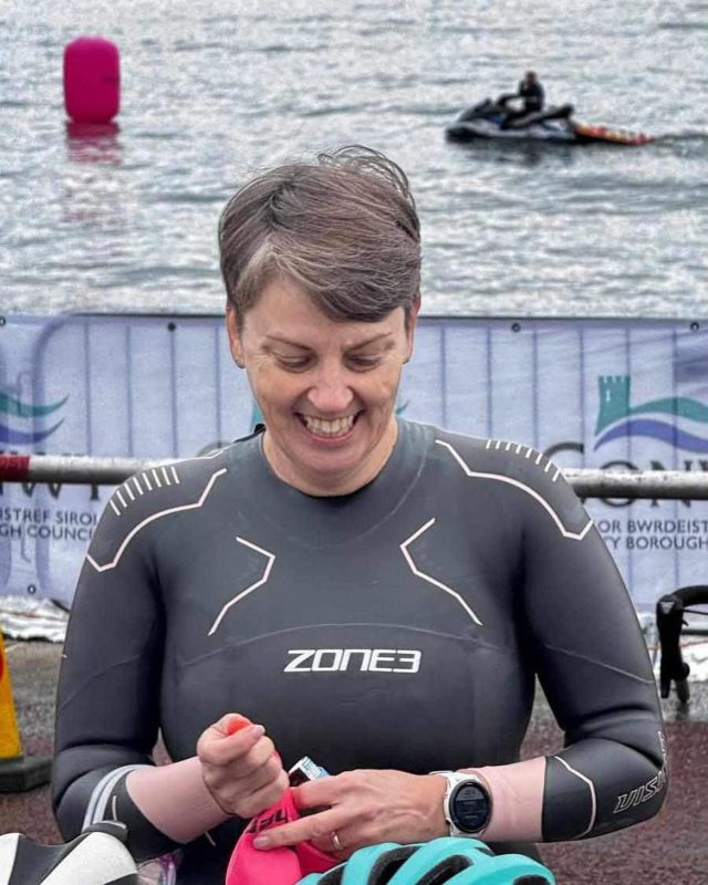 🔴⚪️⚫️ The Weekly Roundup🔴⚪️⚫️

🌊 Llandudno Triathlon Massive congrats to Lucy Jones, Tony Spiller, Jill Peacock, and Mike Launder, who smashed it at the Llandudno Triathlon! Incredible effort from all of you.

🇩🇪 Berlin Marathon Andrew Poston took on the world-famous Berlin Marathon this weekend, pushing through the fast and flat course in front of the iconic landmarks. Well done, Andrew – what an achievement!

⛰️ Addias Terrex 10K Michael Monaghan tackled the trails at the Addias Terrex 10K, showing real grit and determination out in the wild. Brilliant work, Michael!

⭐️ Shoutout to @parkrunuk highlights: 

🅿️ in Gnoll:
🥇 for ffion Davies 
🥈 for Chris Bowen
2️⃣5️⃣ Parkruns for Jonathan Gibbs 
1️⃣ ever Parkrun for Chloe Finn 🥳 
🚨 course PB for Ben Southgate 

🅿️ in Maesteg: 
🥇 for Nichola Wilcox 
🥈 for Alun Cox 

🅿️ in Porthcawl 
🥇 for Heidi Waters
🚨 course PB for Roger Jones 

🅿️ in Swansea
1️⃣5️⃣0️⃣ parkruns for Kathryn Kearney 
2️⃣0️⃣0️⃣ parkruns for Rhain Powell 
🚨 course PB for Daniel Howard 

✈️ in Barry Island we saw Gareth Poston, in Burnham and Highbridge we saw Garry Evans and Rhian Cross, in Aberbeeg
we saw Matthew Edwards and Louise Parry, in Ystalyfera we saw Andrea Bowen and Helen Griffiths 

Share your activities from last week if we missed them! 👇✌🏻
•
•
•
•
#ironmantriclub #triathlonclub  #teampth  #ptharriers #weswimweridewerun #welshtri #welshathletics #brittri #southwalesrunning #runnersofinstagram #tricommunity #running  #fitness #runningmotivation #instarunners #training #sport #workout  #instarunner #fitnessmotivation #runningcommunity #triathlon #runnersworld #ukrunchat