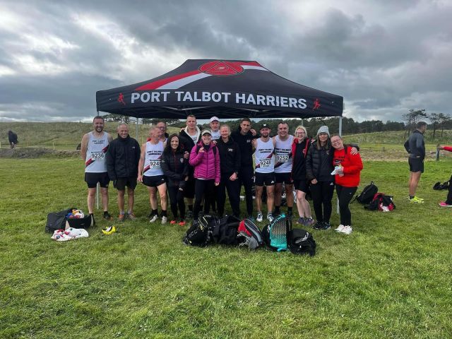 🔴⚪️⚫️ The Weekly Roundup🔴⚪️⚫️

🏴󠁧󠁢󠁷󠁬󠁳󠁿 Cross-Country Season is Back! 🤩
On Saturday, we kicked off the return of the John H Collins Gwent Cross-Country League at the stunning Pembrey course. In a field filled with talented athletes, #teampth delivered an incredible performance, with both our men’s and women’s teams securing strong positions for the season ahead. 🏃‍♂️🏃‍♀️

🏃‍♀️ 🏃‍♂️ As we edge closer to the last championship race of the year, the Richard Burton 10K training runs are in full swing! Team PTH has been spotted all around the course, pushing hard to get ready. There aren’t many places left for this iconic event—so make sure you sign up soon to avoid missing out!

⭐️ Shoutout to @parkrunuk highlights: 

🅿️ in Gnoll:
🥈 for Chris Bowen 

🅿️ in Porthcawl
🥉 and 5️⃣0️⃣ Parkrun for Gareth Poston 

🅿️ in Brynaman we saw: 
🥇 for Mandy Morris 
🥈 for Annamarie Parsons 

✈️ in parkrun Ogród Saski, Lublin we saw Claudia Lewis, in Riverfront we saw Vickie Humber and in Grangemoor we saw Matthew Edwards and Louise Perry, 

Share your activities from last week if we missed them! 👇✌🏻
•
•
•
•
#ironmantriclub #triathlonclub  #teampth  #ptharriers #weswimweridewerun #welshtri #welshathletics #brittri #southwalesrunning #runnersofinstagram #tricommunity #running  #fitness #runningmotivation #instarunners #training #sport #workout  #instarunner #fitnessmotivation #runningcommunity #triathlon #runnersworld #ukrunchat